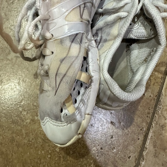 Nfinity Women’s Vengeance Cheer Shoes in Size 6 - Picture 2 of 10